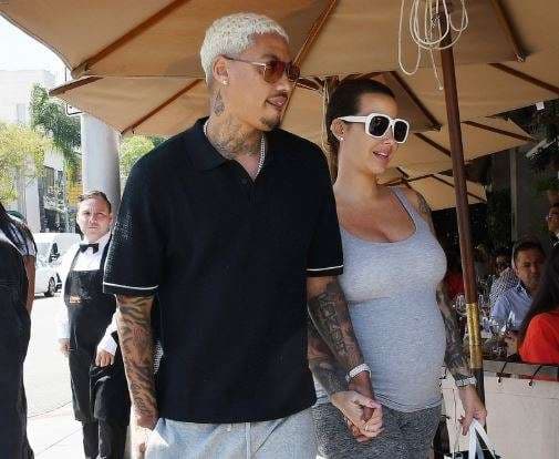 Amber dhe AE zbulojnë më shumë se ç’duhet (FOTO)