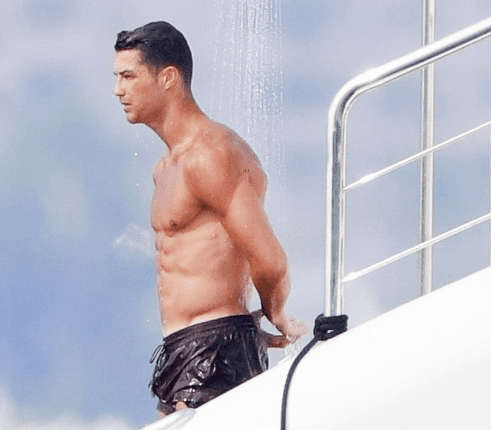 Ronaldo zgjedh Francën për pushime me familjen (FOTO)
