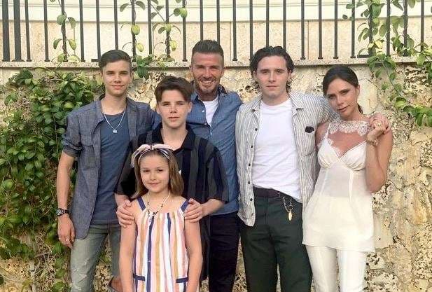 Familja Beckham bën pushime luksoze në vilën 18 milionëshe
