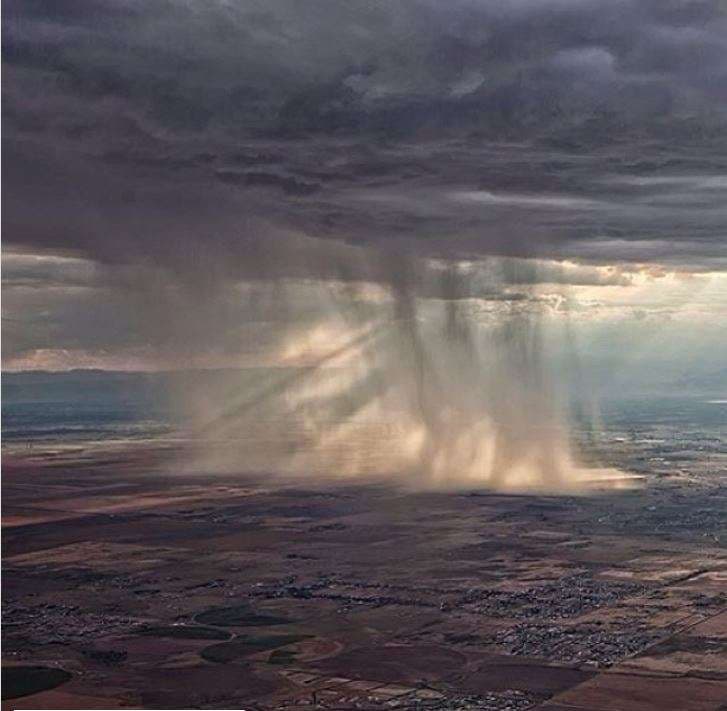 Fotografët që ishin në vendin dhe kohën e duhur (FOTO)
