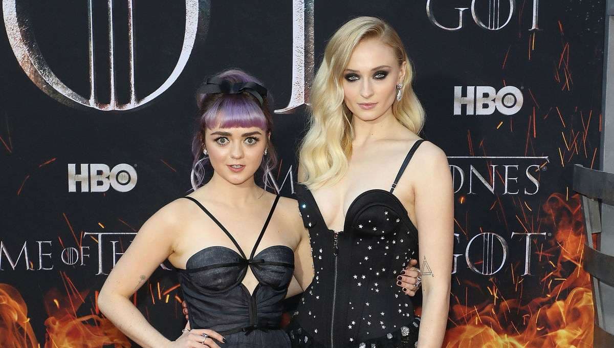 Sophie Turner dhe Maisie Williams dëshirojnë të shkruajnë një film bazuar në shoqërinë e tyre