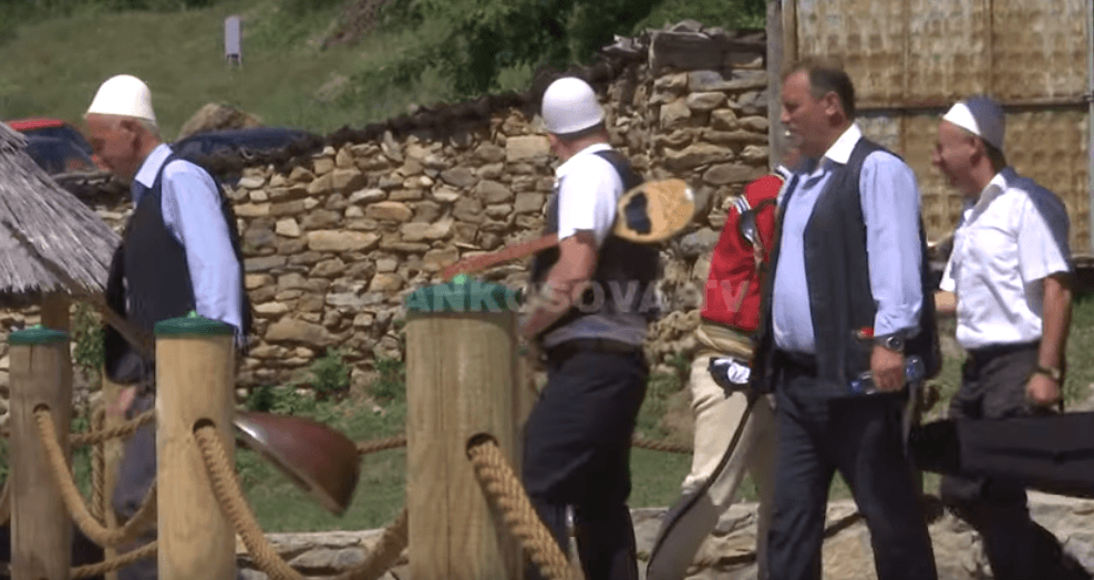 Plisbardhët mblidhen në Jezercë (VIDEO)