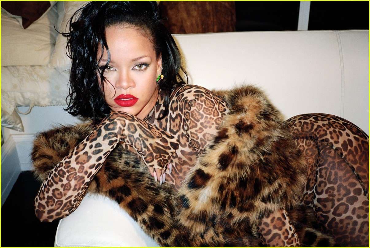 Rihanna shtatzënë? (FOTO)