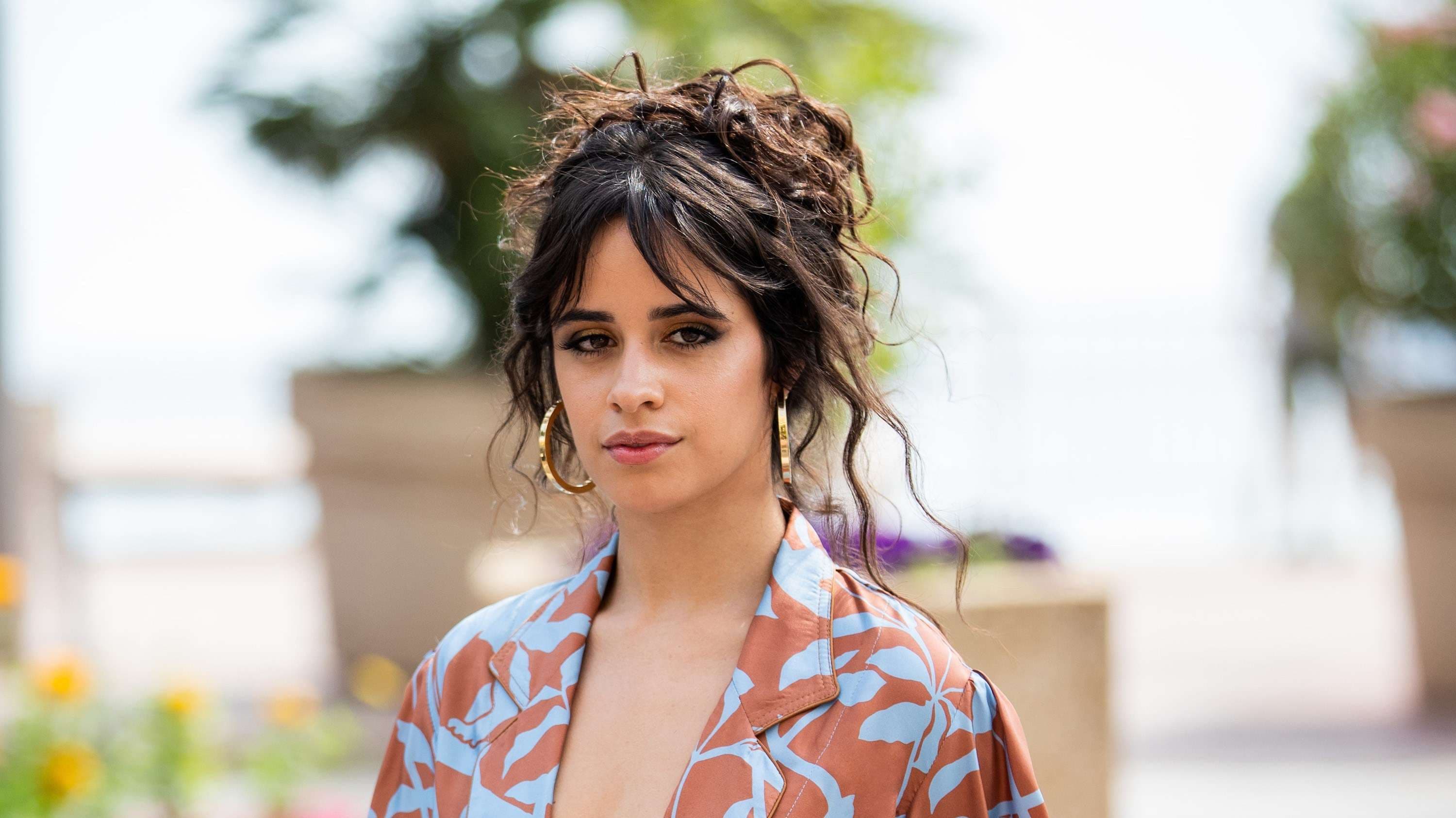 Camila Cabello e pakënaqur me flokët që ia shkurtoi nëna (FOTO)