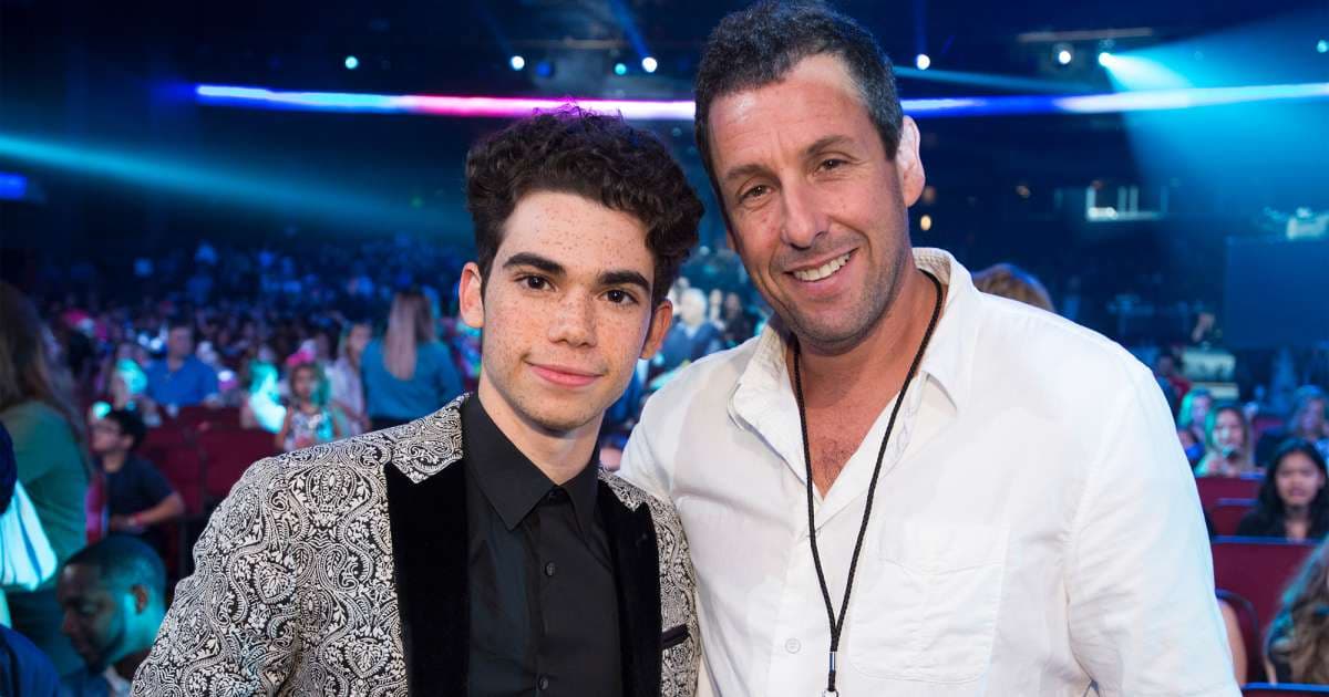 Adam Sandler i pikëlluar pas vdekjes së Cameron Boyce (FOTO)
