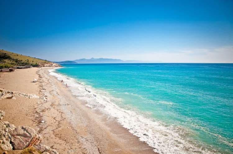 Ju që s'keni pushuar akoma - konsideroni këto plazhe në Shqipëri