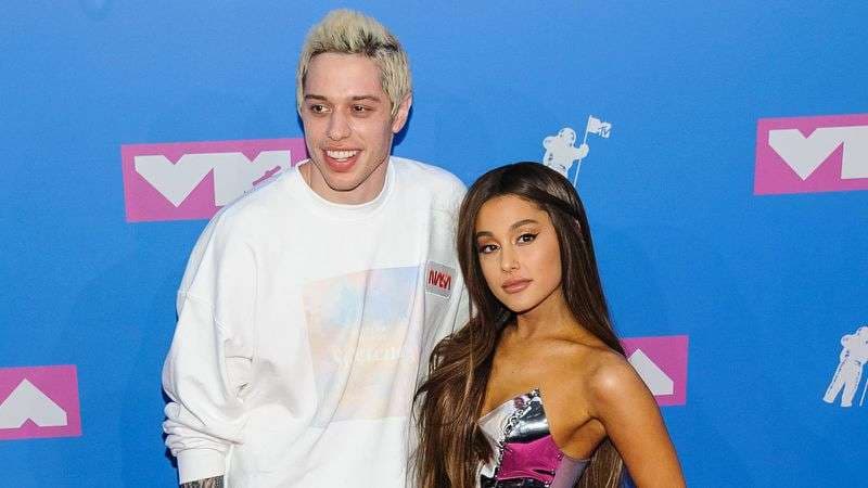 Habit Ariana Grande, thotë se nuk e njohu ish të fejuarin
