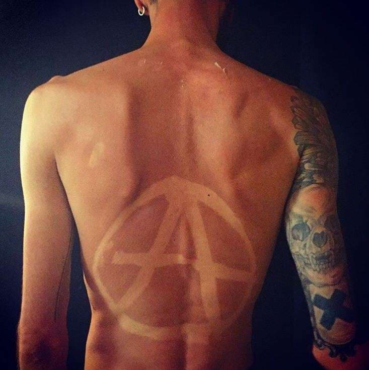 Tatuazhet e pazakonta të bëra nga dielli (FOTO)
