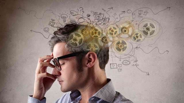 Gjërat që dallojnë një person inteligjent, nga gjithë të tjerët