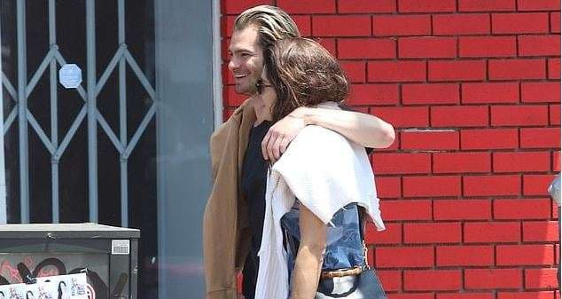Kush është e dashura e Andrew Garfield? (FOTO)