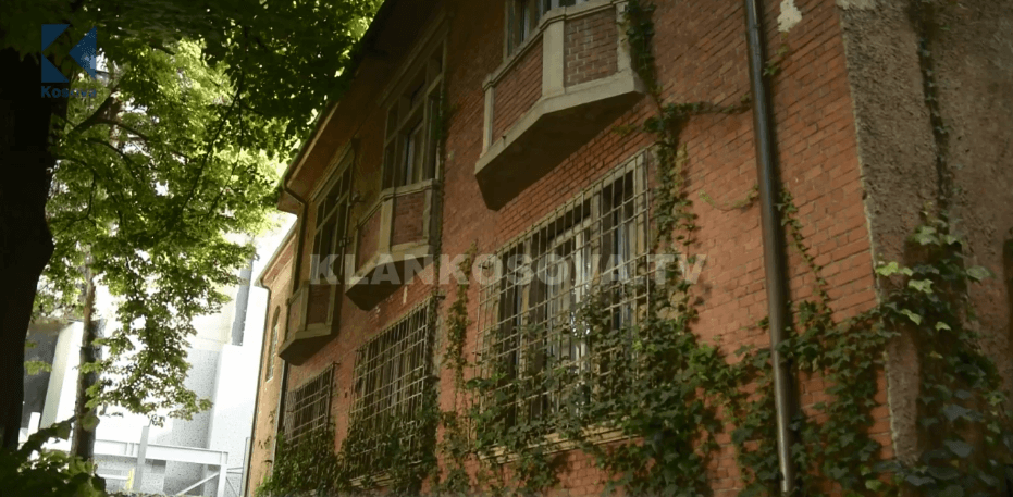 "Shtëpia me gjethe", aty ku muret dëgjonin (VIDEO)