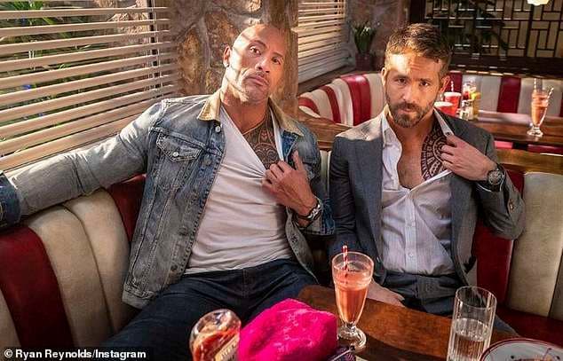 Ryan Reynolds dhe Rock Johnson me tatuazhe të ngjashme
