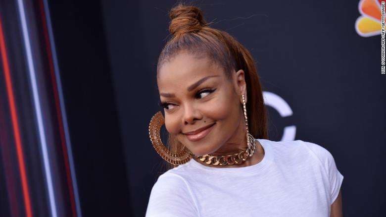 Dy befasi fantastike për fansin e Janet Jackson (VIDEO)