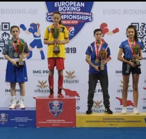 Boksierja Veliu e bronztë në Kampionatin Evropian U 14