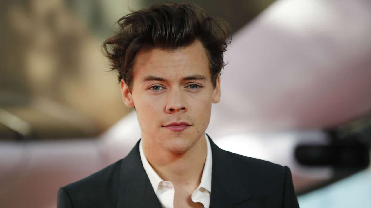 Harry Style realizon xhirime në Skoci (FOTO)