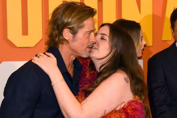 Lena Dunham shfrytëzon rastin dhe puth Brad Pitt