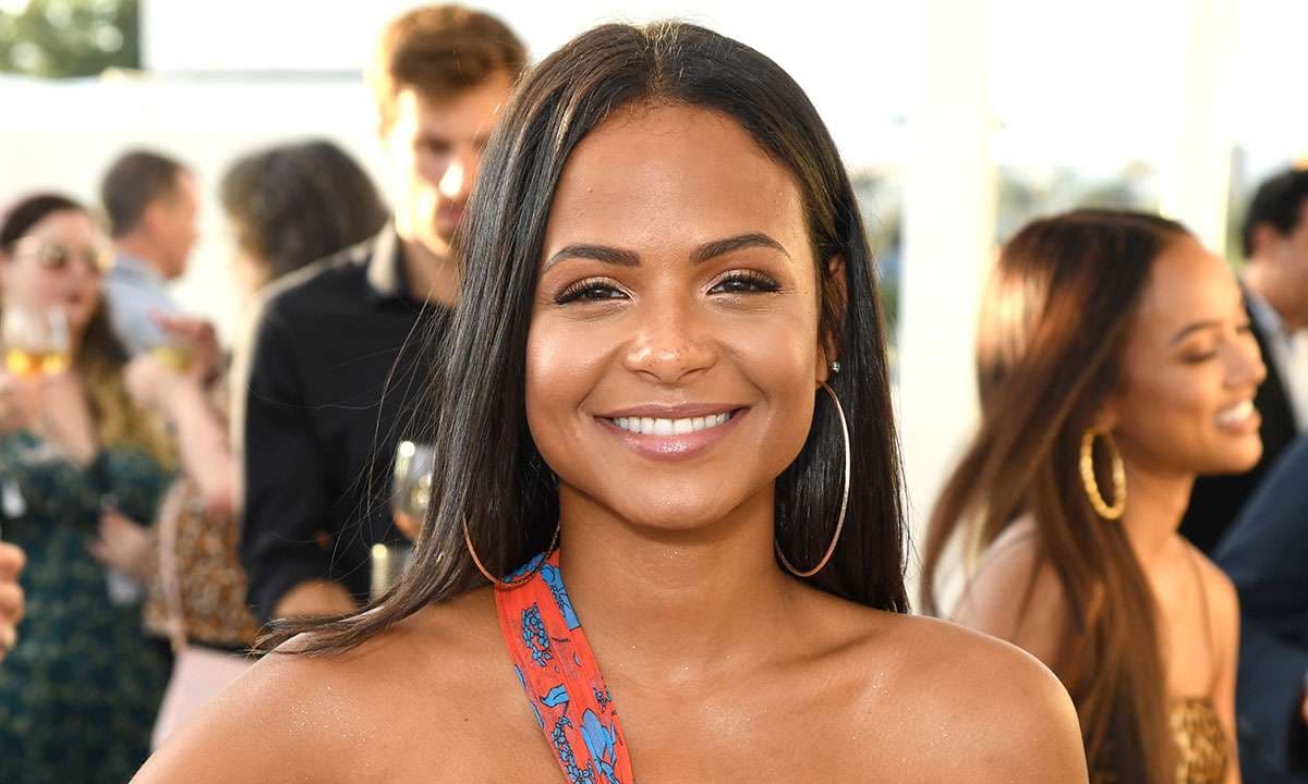 Christina Milian vë në pah barkun e fryrë (FOTO)