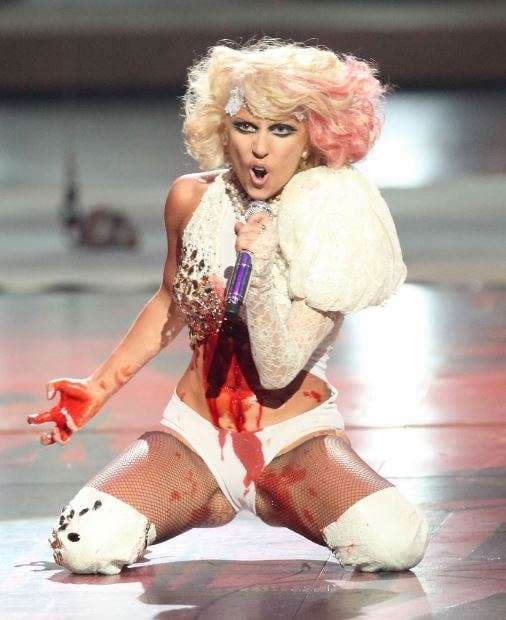 Pas një dekade u fut në internet performanca e Gaga-s (VIDEO)
