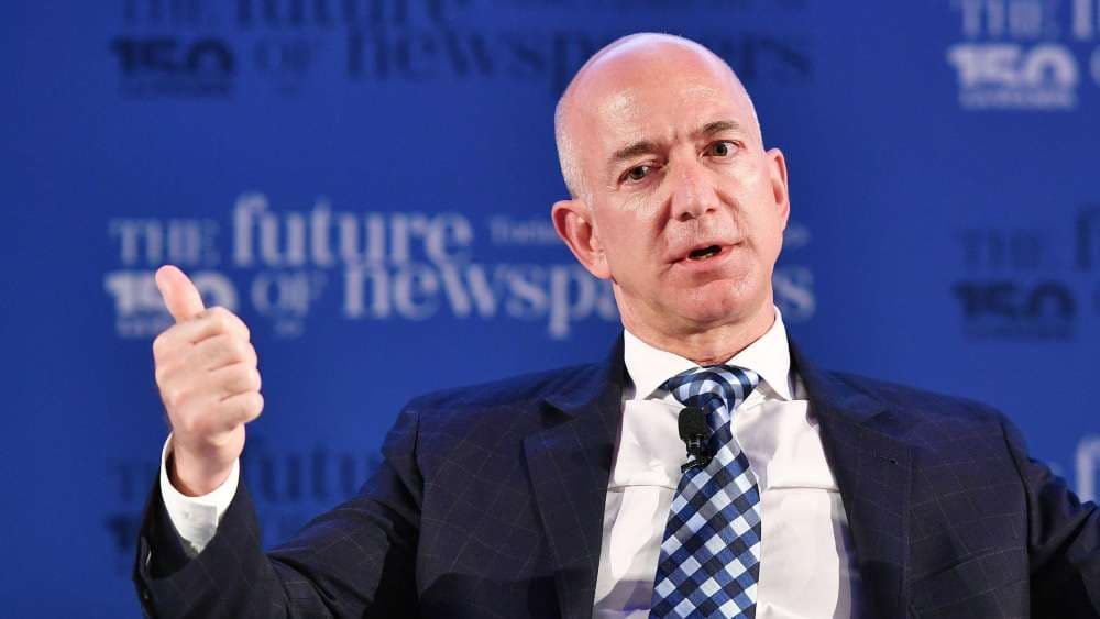 “Para se të marrësh vendime, bëja vetes këtë pyetje”, themeluesi i Amazon ka dy mesazhe për ju