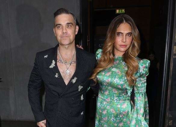 Ayda Field i uron burrit të saj nëntëvjetorin e martesës
