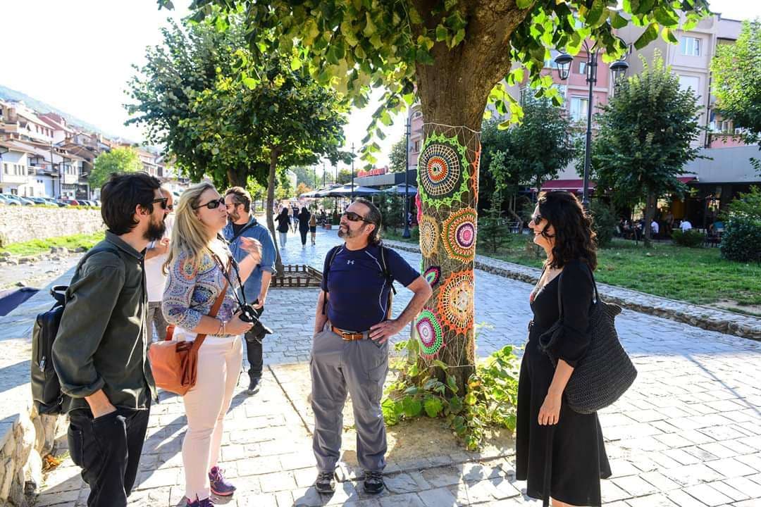 Ambasada amerikane: Autostrada Biennale e bëri qytetin e Prizrenit më të mrekullueshëm