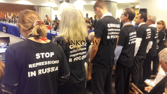 Aktivistë në Poloni solidarizohen me të burgosurit politikë në Rusi (FOTO)