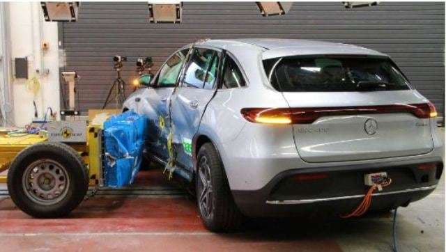 Mercedes Benz EQC vlerësohet me pesë yje në testin e sigurisë (VIDEO)