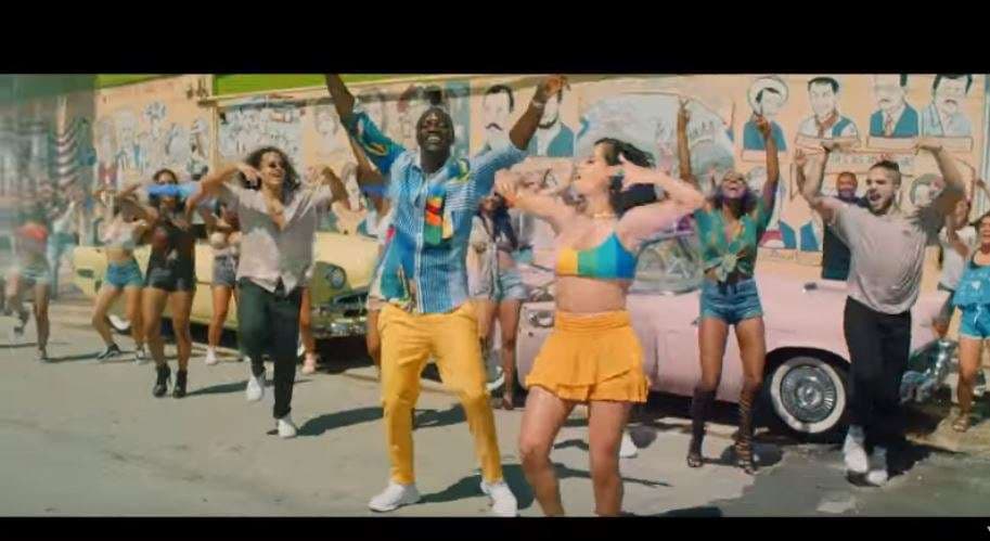 "Como No" vjen nga Becky G dhe Akon