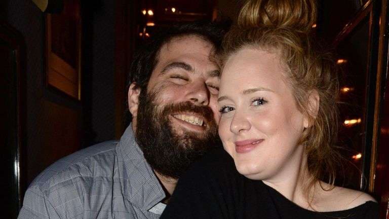 Adele po ndahet edhe zyrtarisht nga burri