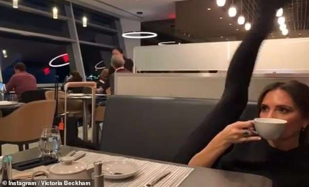 Victoria Beckham është në formë, rikrijon këmbën ikonike të saj të para 20 vjetëve