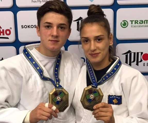 Tre xhudistë në kërkim të medaljeve në botërorin e juniorëve