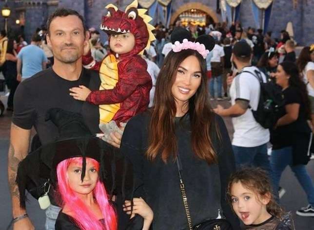 Megan Fox shkon në Disneyland me familjen e saj