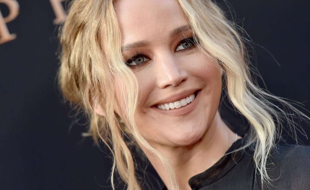 Jennifer Lawrence shkëlqen në dasmën e saj