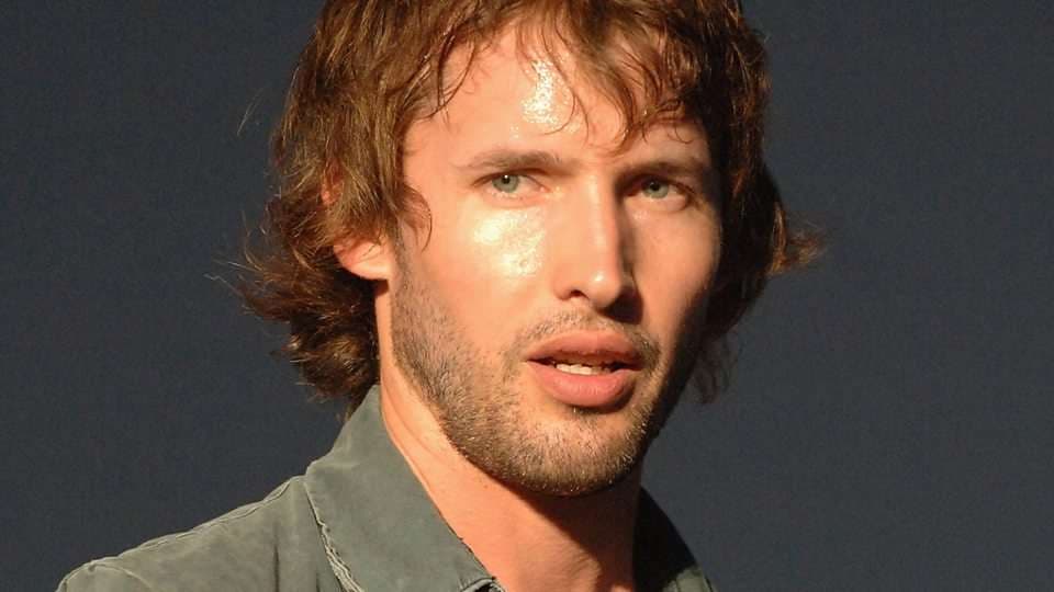James Blunt: Në Kosovë pashë shumë vdekje, përvoja më e hidhur e imja