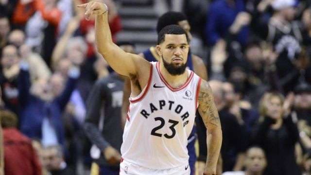 Toronto e nis mbarë mbrojtjen e titullit në NBA, Lakers humb ndeshjen e parë (VIDEO)