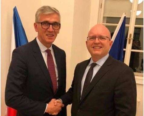Philip Reeker viziton Ambasadën e Kosovës në Çeki
