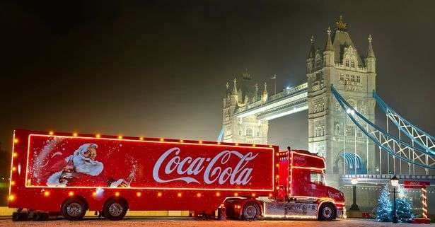 Kamioni festiv Coca-Cola po rikthehet këtë Krishtlindje (FOTO)