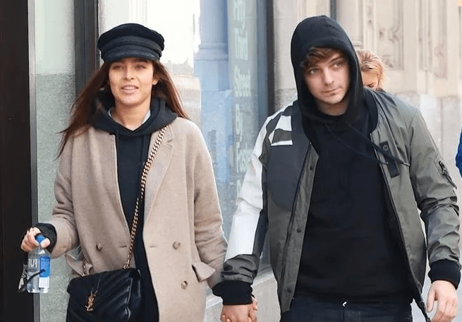 Martin Garrix i jep fund lidhjes me të dashurën Charelle!