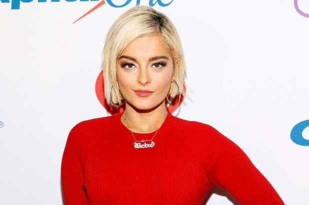 Bebe Rexha thotë se urinoi pesë minuta para se të dilte në skenë