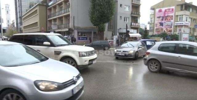 Targat nuk arrijnë në datën e premtuar (VIDEO)