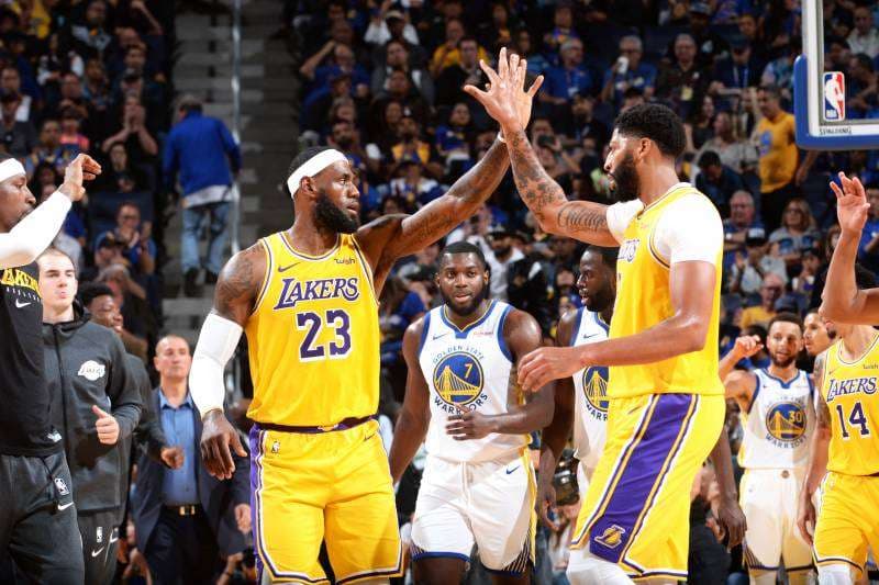 Lakers për “notën 10”, Warriors zhgënjejnë sërish, ndalen Clippers