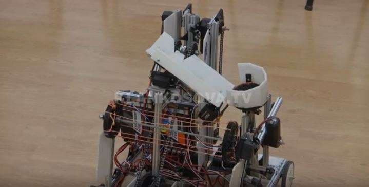 Kosova në Dubai, shkëlqejnë tri garueset në robotikë (VIDEO)
