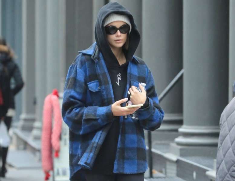 Kaia Gerber nis të vishet si i dashuri i saj