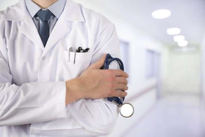 Radiologu shqiptar humb betejën me koronavirus