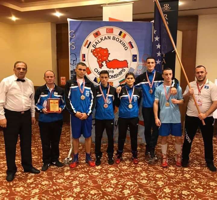 Boksierët kosovarë fitojnë pesë medalje në Kampionatin Ballkanik