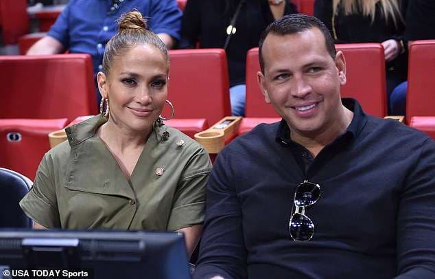 Jennifer Lopez dhe Alex Rodriquez shikojnë ndeshjen e basketbollit bashkë