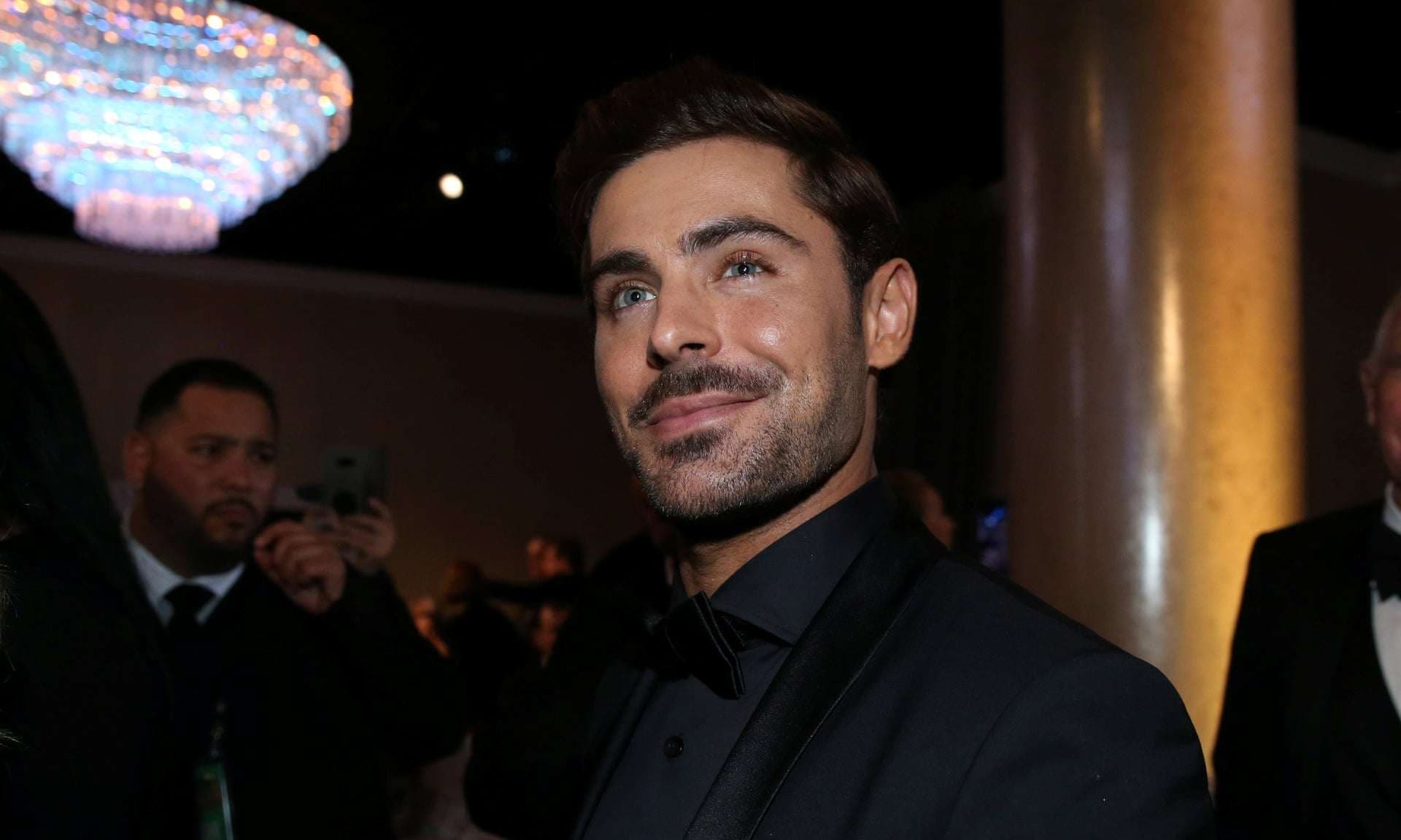 Zac Efron shtrihet në spital pasi u prek nga një virus