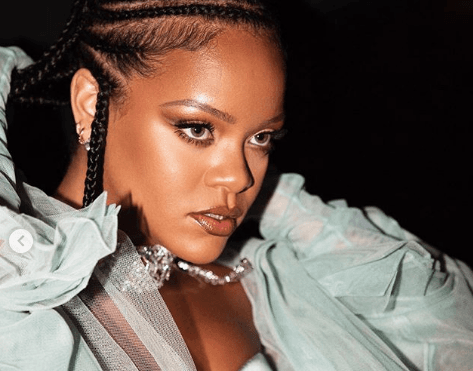 Rihanna e gjuan çmimin e fituar që iu nda për Fenty