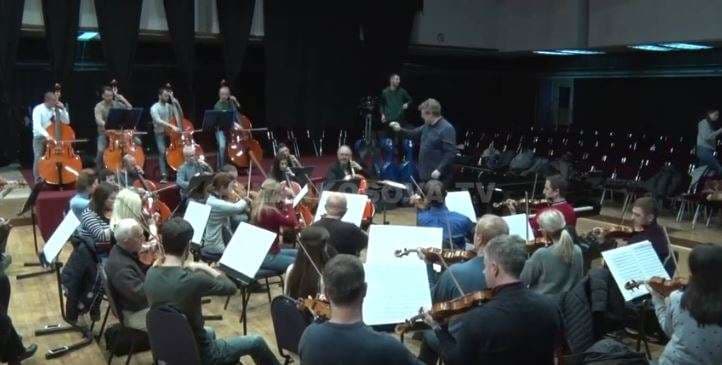 Filharmonia mbyll vitin me koncerte (VIDEO)