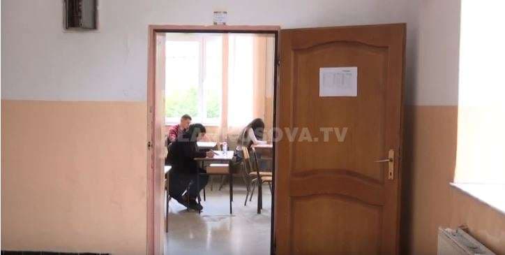 Nxënësit kosovarë me 1.6 milionë mungesa në vit (VIDEO)